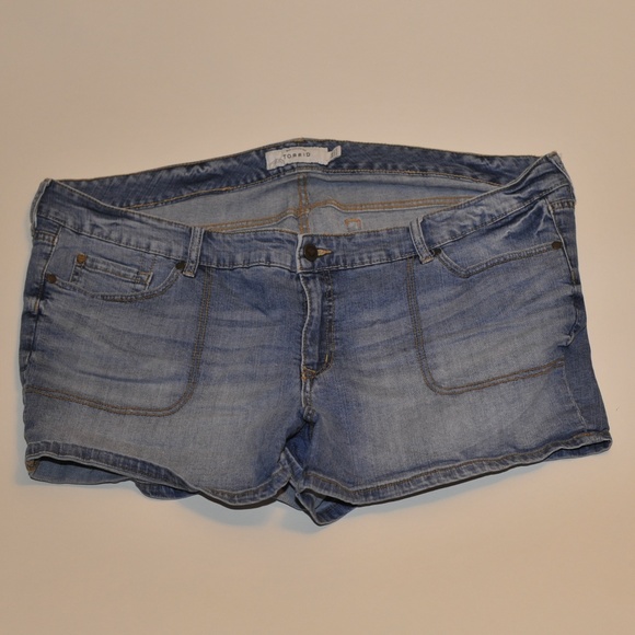 womens shorts size 24